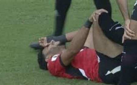 مرموش يغيب عن قمة مانشستر بعد إصابته مع "الفراعنة"