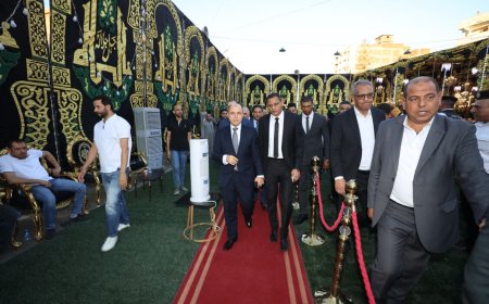 محافظ كفرالشيخ يقدم واجب العزاء في وفاة والدة مدير إدارة المرور