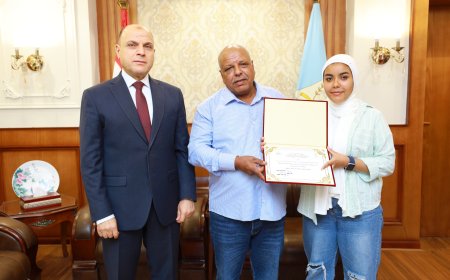 محافظ كفرالشيخ يكرم محمود ثابت لبلوغه السن القانونية للمعاش