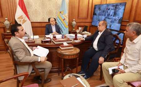 محافظ كفرالشيخ يناقش عددًا من الشكاوى في لقاء المواطنين