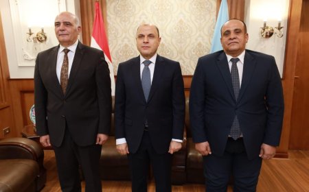 محافظ كفرالشيخ يكرم السكرتير العام والسكرتير العام المساعد تقديرًا لجهودهما في إدارة منظومة العمل التنفيذي وإنجاح التدريب المشترك «صقر 150»