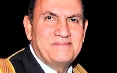  محافظ كفرالشيخ يهنئ القارئ الطبيب أحمد نعينع لتكليفه شيخًا لعموم المقارئ المصرية