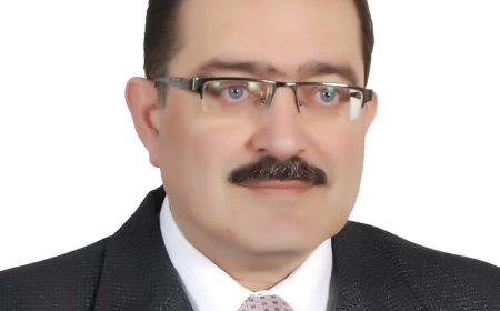 رئيس جامعة كفر الشيخ يهنئ الدكتور سمير الشاذلي لصدور القرار الجمهوري بتعيينه عميداً لكلية الطب البيطري