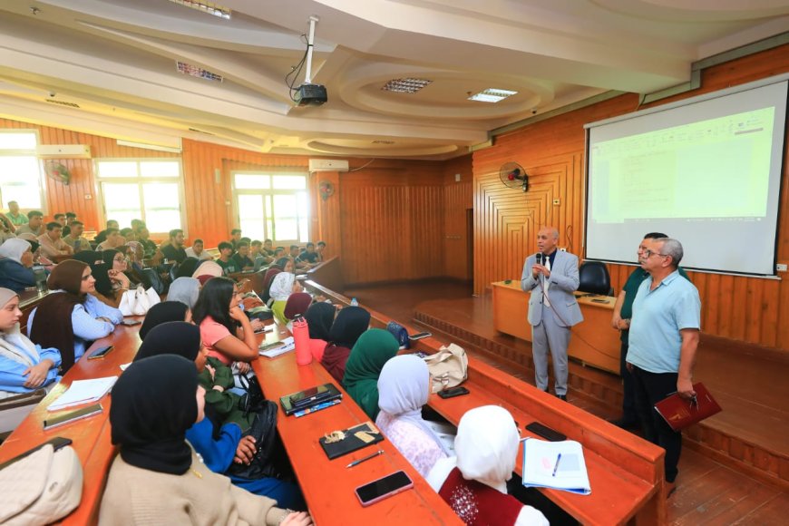 رئيس جامعة كفر الشيخ يتفقد سير العملية التعليمية بالجامعة الأهلية