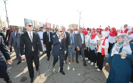 استقبال حافل من أهالي البرلس لمحافظ كفرالشيخ في الذكرى الـ69 لمعركة البرلس البحرية المجيدة