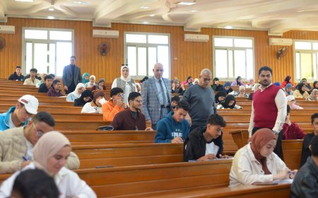 رئيس جامعة كفر الشيخ يتفقد أعمال امتحانات نصف الترم بجامعة كفر الشيخ الأهلية للعام الجامعي 2025/2026