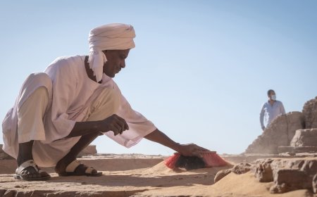 محافظ كفرالشيخ يتابع أعمال التجميل وتجديد دهانات الخرسانة المطبوعة بكورنيش مصيف بلطيم استعدادًا لصيف 2026