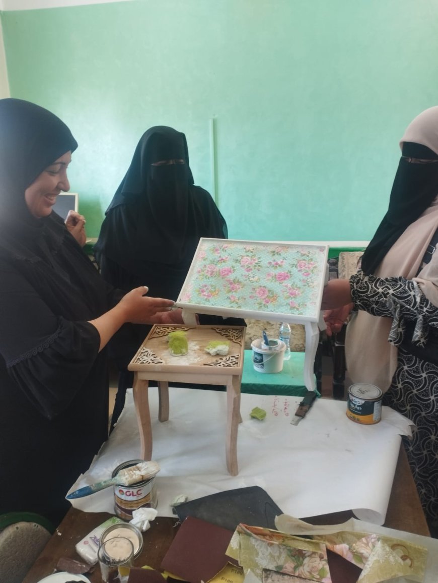 شباب كفر الشيخ: ورشة فنون الديكوباج لعضوات نادى الفتاة بمركز شباب قبريط 