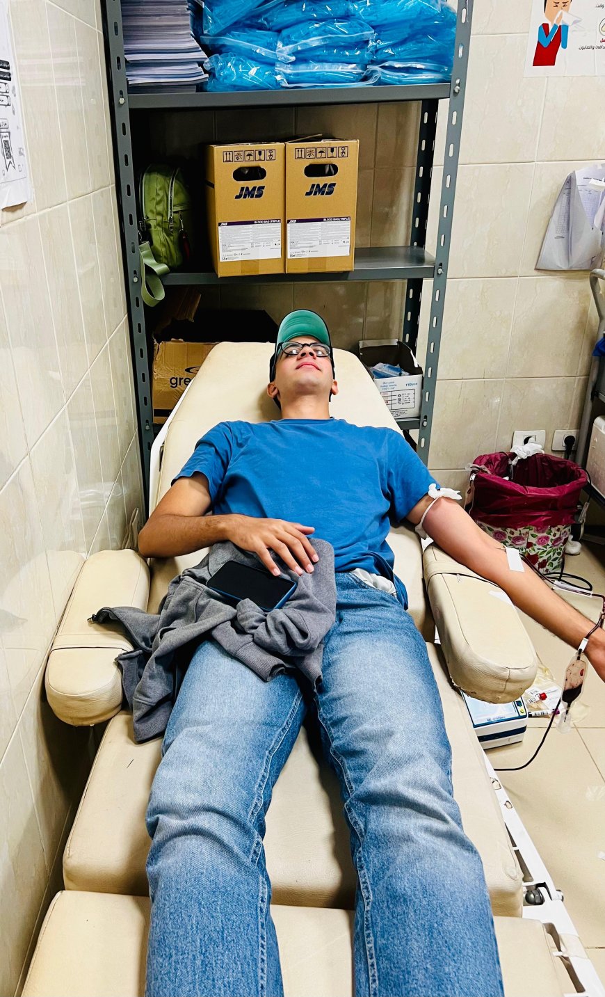 طلاب التربية العسكرية بجامعة كفر الشيخ يضربون أروع الأمثلة في العطاء خلال حملة التبرع بالدم بالمستشفى الجامعي