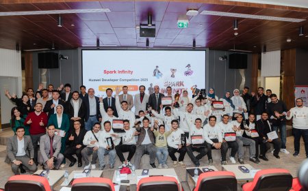 رئيس جامعة كفر الشيخ يكرّم طلاب كلية الذكاء الاصطناعي الفائزين بالمركز الأول في مسابقة هواوي للمطورين 2025 – شمال إفريقيا