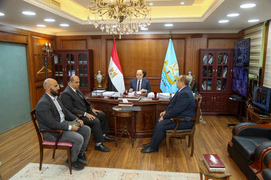 محافظ كفرالشيخ يناقش سبل مواجهة ظاهرة الكلاب الحرة والوقاية من السعار