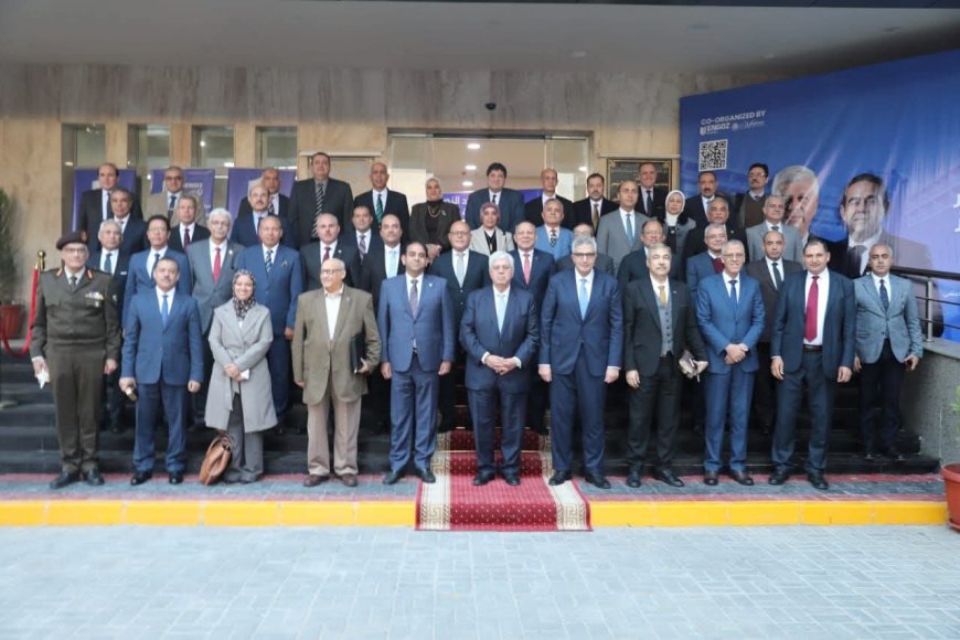 رئيس جامعة كفر الشيخ يشارك في اجتماع المجلس الأعلى للجامعات بجامعة بورسعيد