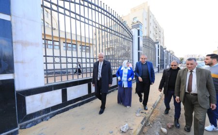 رئيس جامعة كفر الشيخ يتفقد أعمال تركيب الإنترلوك بالمدينة الطبية ورامب لخدمة ذوي الهمم وكبار السن والمرضي برصيف سور الجامعة