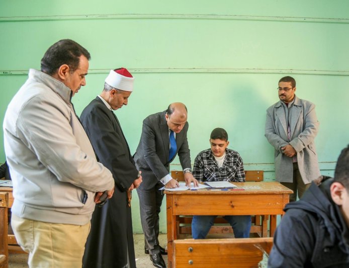  محافظ كفرالشيخ يطمئن على انتظام سير امتحانات الشهادة الإعدادية الأزهرية بمعهد البنين