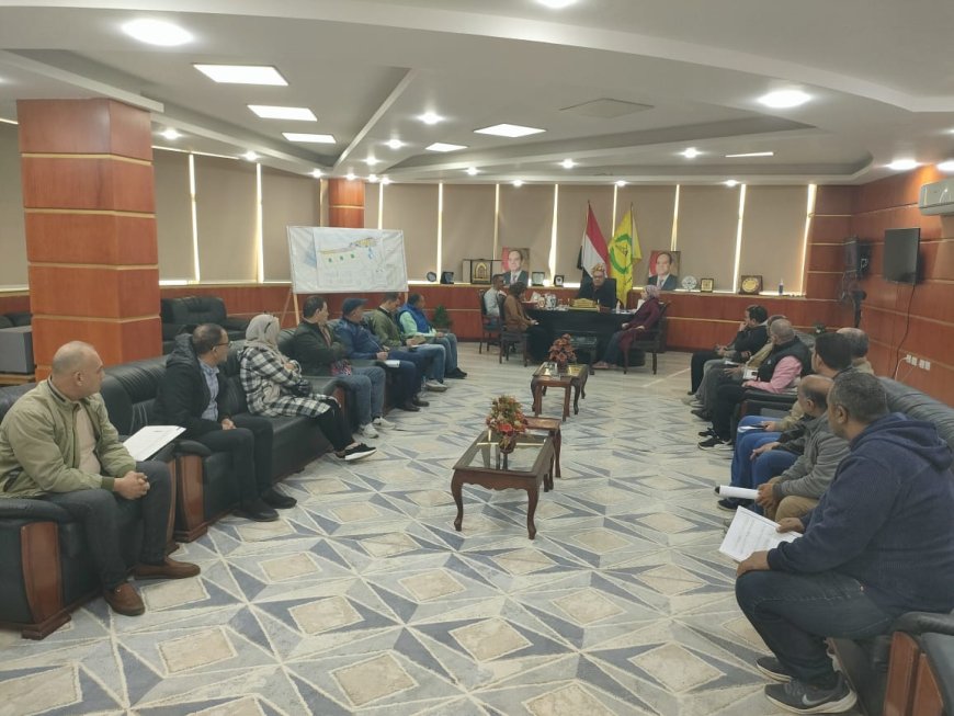 رئيس مجلس مدينة العريش يشدد علي ضرورة المتابعة لتقديم الخدمات للمواطنين