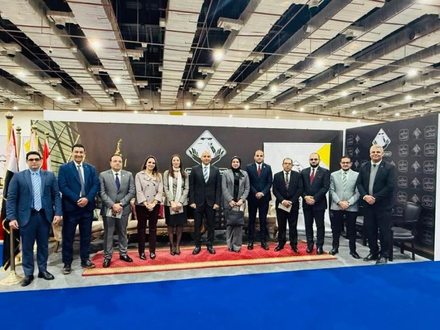 رسالة ماجستير الطباخ من داخل معرض القاهرة الدولي للكتاب ال٥٧ جناح هيئة الرقابة الإدارية 