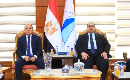 رئيس جامعة كفر الشيخ يستقبل المحافظ لتقديم التهنئة  بصدورالقرار الجمهوري