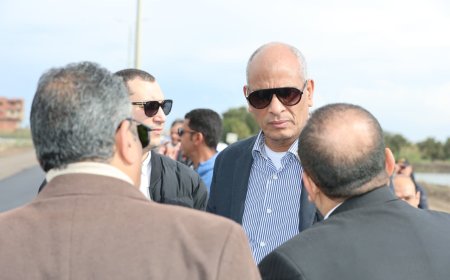 جولة تفقدية لمحافظ  كفر الشيخ لمتابعة أعمال الرصف برافد الطريق الدولي بنطاق الرياض 