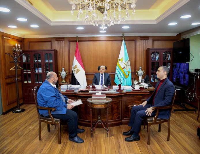 محافظ كفرالشيخ يناقش عدد من الملفات الخدمية والتنموية ومشاكل الدوائر مع أعضاء مجلسي النواب والشيوخ