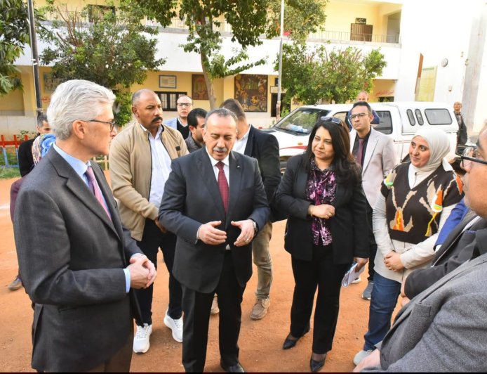 منطقة مهملة إلى مركز اقتصادي.. محافظ أسيوط يستعرض تجربة "بازار كيان" أمام وفد الاتحاد الأوروبي و"اليونيدو"