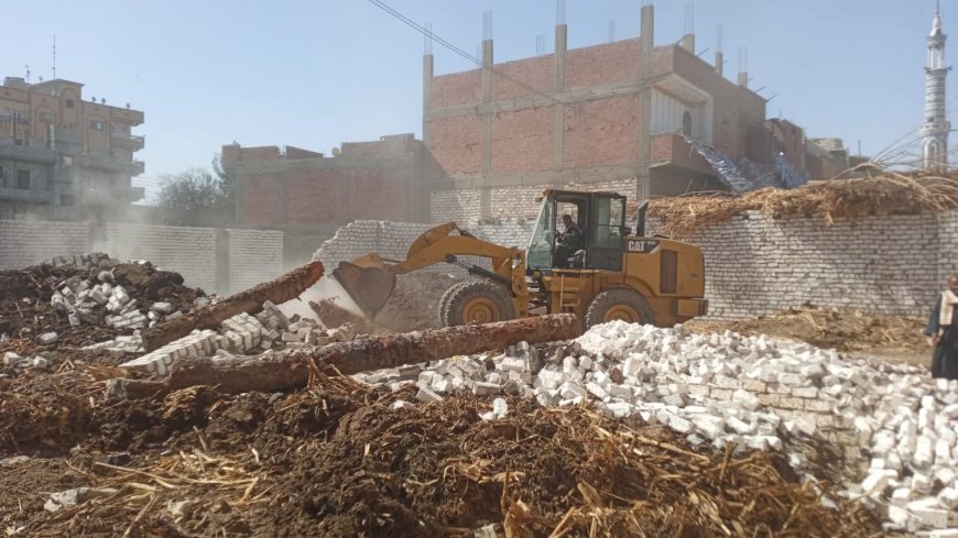 محافظ أسيوط: تنفيذ 15 حالة إزالة في 3 مراكز ضمن المرحلة الثانية من الموجة الـ28 لإزالة التعديات