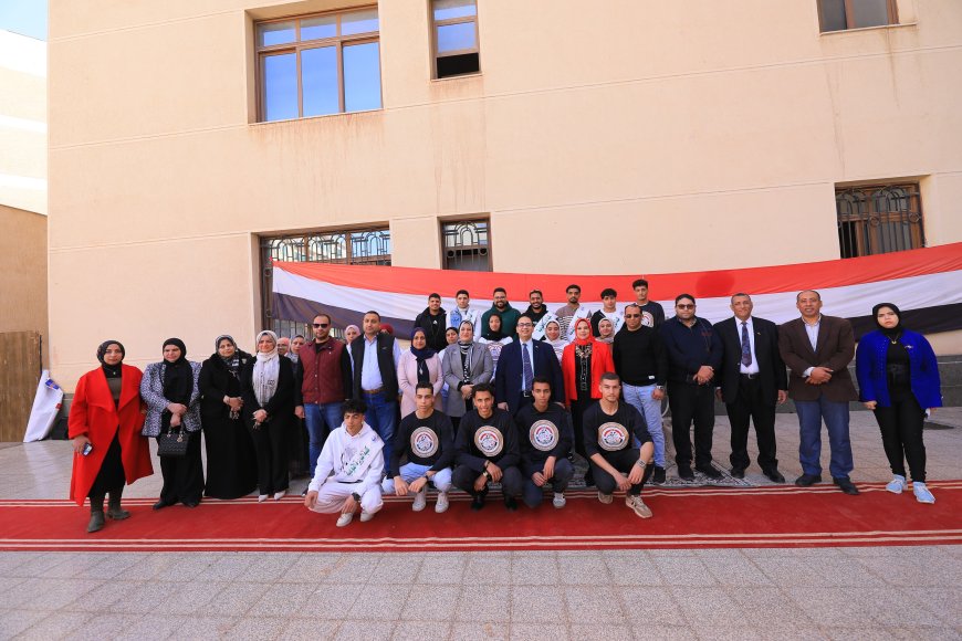 رئيس جامعة كفر الشيخ يفتتح الورشة الرمضانية (أهلا رمضان) لصناعة فانوس رمضان