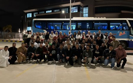 الرئيس يؤدي صلاة العيد بمسجد الفتاح العليم و(YLY) ضمن الحضور