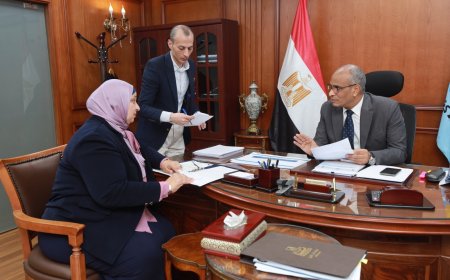 محافظ كفرالشيخ يناقش عدد من الملفات الخدمية والتنموية ومشاكل الدوائر مع  أعضاء مجلسي النواب والشيوخ