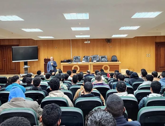 في ندوة توعوية بحاسبات كفر الشيخ "دور الشباب في مواجهة المخدرات" يتصدر المشهد