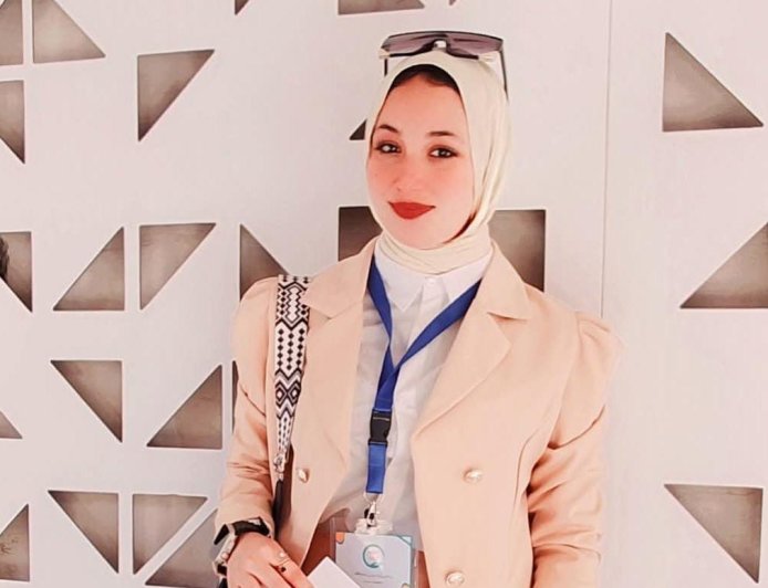 طالبة من الشرقية تتألق في مسابقة "الإعلامي الصغير". 