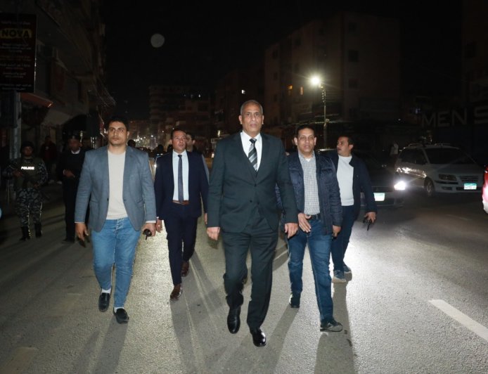 محافظ كفرالشيخ يقود حملة ميدانية لتطبيق قرار غلق المحال ويُشدد على الانضباط وترشيد الكهرباء