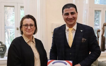 بحضور نائب السفير البريطاني.. تكريم محمد النويشي بالقاهرة بعد عام من التأهيل السياسي المكثف