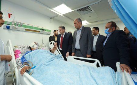 محافظ كفرالشيخ يزور مصابي حادث الطريق الدولي الساحلي بمستشفى برج البرلس المركزي