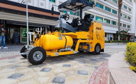 لأول مرة في تاريخ كفرالشيخ.. «المحافظ» يعلن امتلاك أحدث ماكينة لتخطيط الطرق بتكنولوجيا متطورة لتعزيز السلامة المرورية