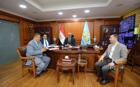 محافظ كفرالشيخ يناقش عدد من الملفات الخدمية والتنموية ومشاكل الدوائر مع  أعضاء مجلسي النواب والشيوخ
