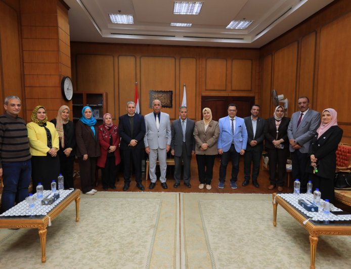 جامعة كفر الشيخ تستقبل فريق الدعم الفني لمشروع تطوير نظم الاختبارات العملية والشفهية