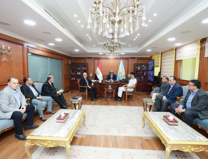 "محافظ كفرالشيخ يستقبل المهندس آحمد خليل رئيس قطاعات «مصانع الدلتا للسكر»