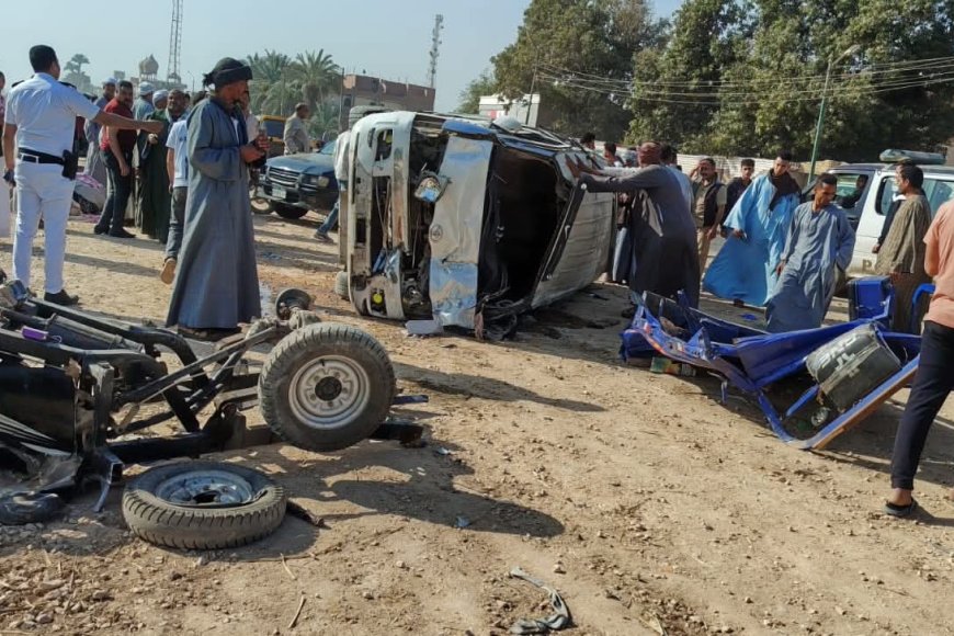 حادث مروع بطريق أسيوط الزراعي يسفر عن جثتين و 12 مصاب