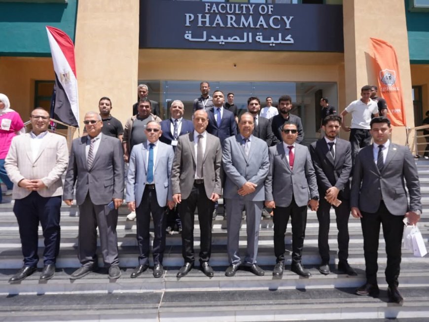 محافظ أسيوط يفتتح ملتقى التوظيف بجامعة سفنكس بمشاركة 40 شركة دوائية وحضور آلاف شباب الصعيد لتعزيز فرص العمل