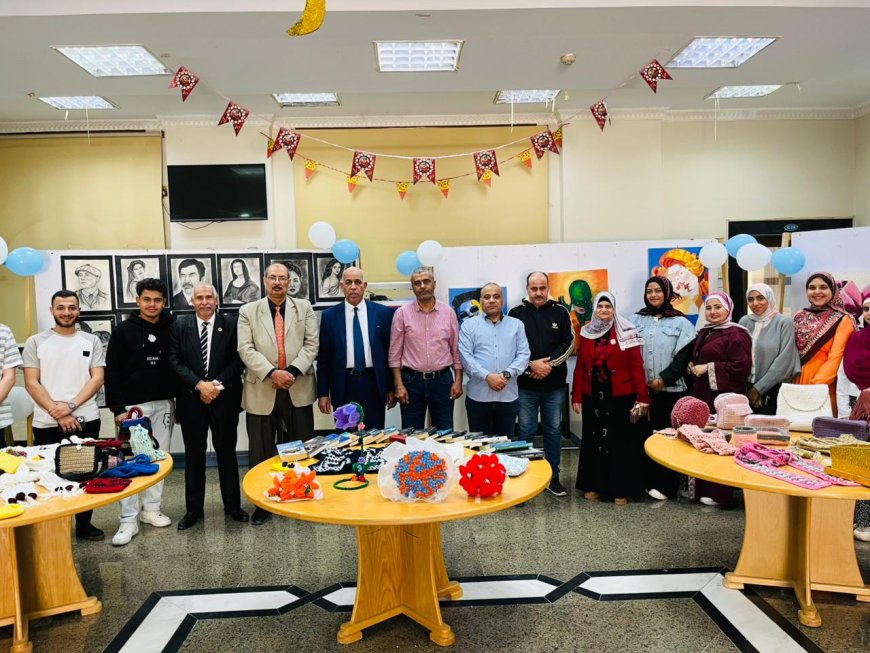 في إطار حرص جامعة كفر الشيخ على دعم الأنشطة الطلابية وتنمية روح الابتكار والإبداع، وتحت رعاية الدكتور