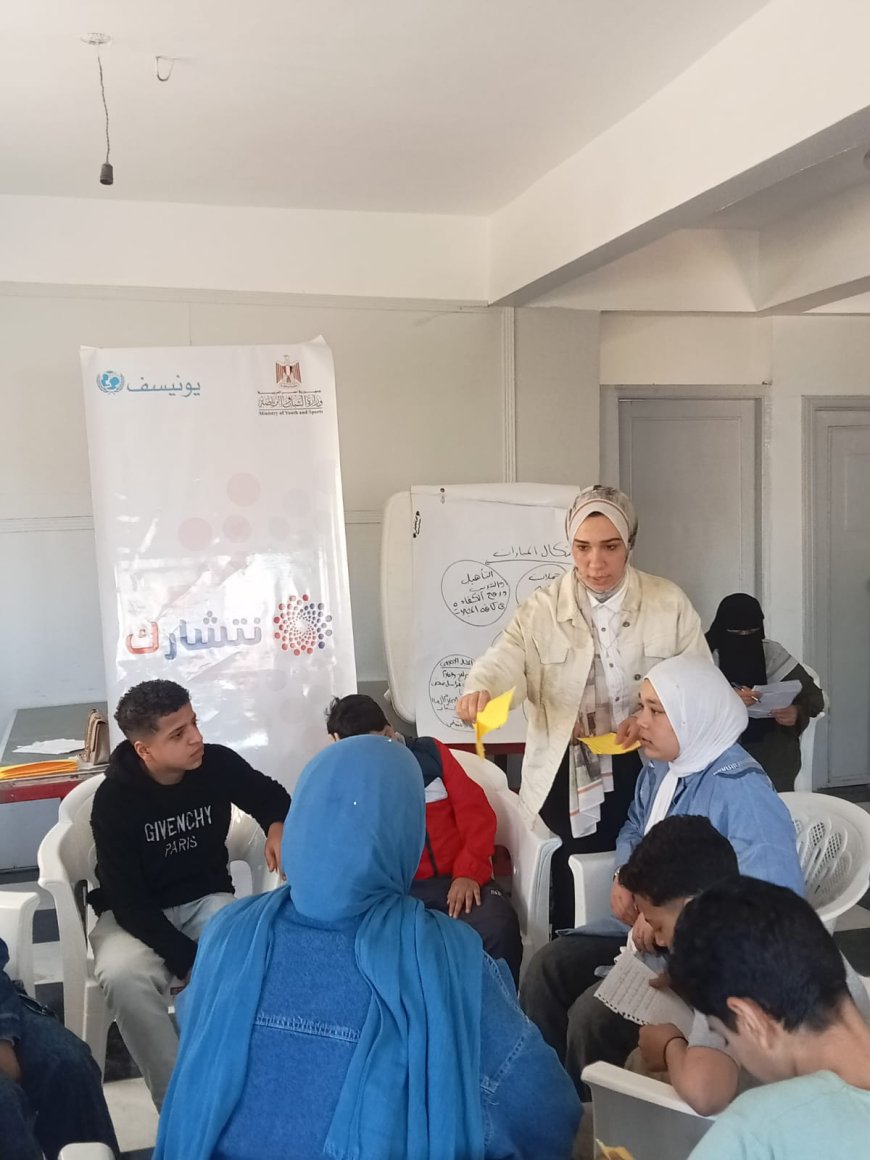 المدربة منى زيد تختتم تدريب برنامج “نتشارك” بمركز شباب حصة الغنيمي
