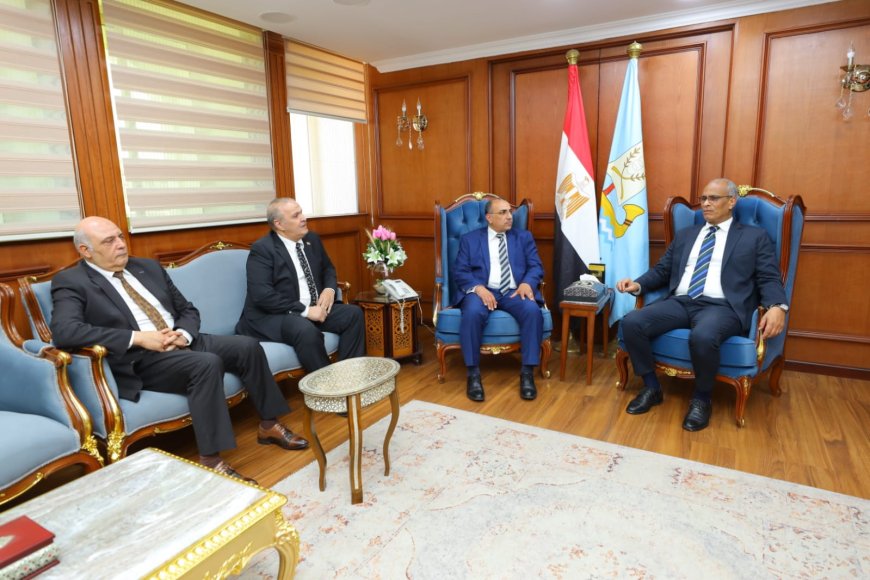 محافظ كفرالشيخ يبحث تعظيم إنتاج بنجر السكر بالإرشاد الزراعي والمعاملات الحديثة دعماً للمزارعين