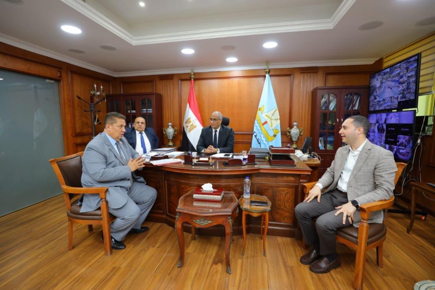 محافظ كفرالشيخ يناقش عدد من الملفات الخدمية والتنموية ومشاكل الدوائر مع  أعضاء مجلسي النواب والشيوخ