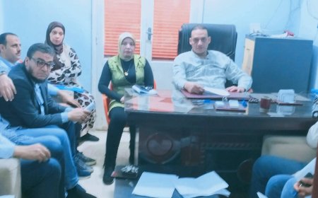 مدير مستشفي الرياض و نائبه يجتمعان مع الفرق الطبية و رؤساء الاقسام  لمناقشة أبرز التحديات والسلبيات ووضع حلول عملية وسريعة للتعامل معها